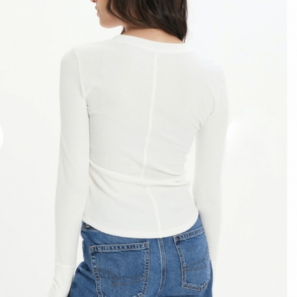 American Eagle Fitted Long Sleeve Waffle Knit Crew Neck Tee - Picture 4 of 6